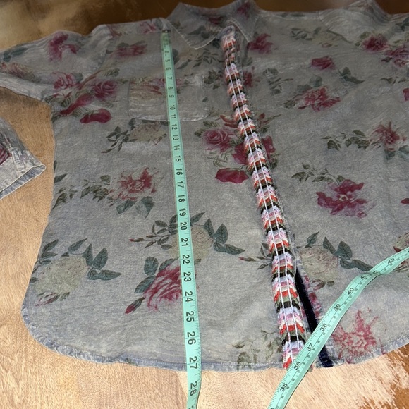 Magazine floral print embroidered lightweight button down shirt - Picture 5 of 10